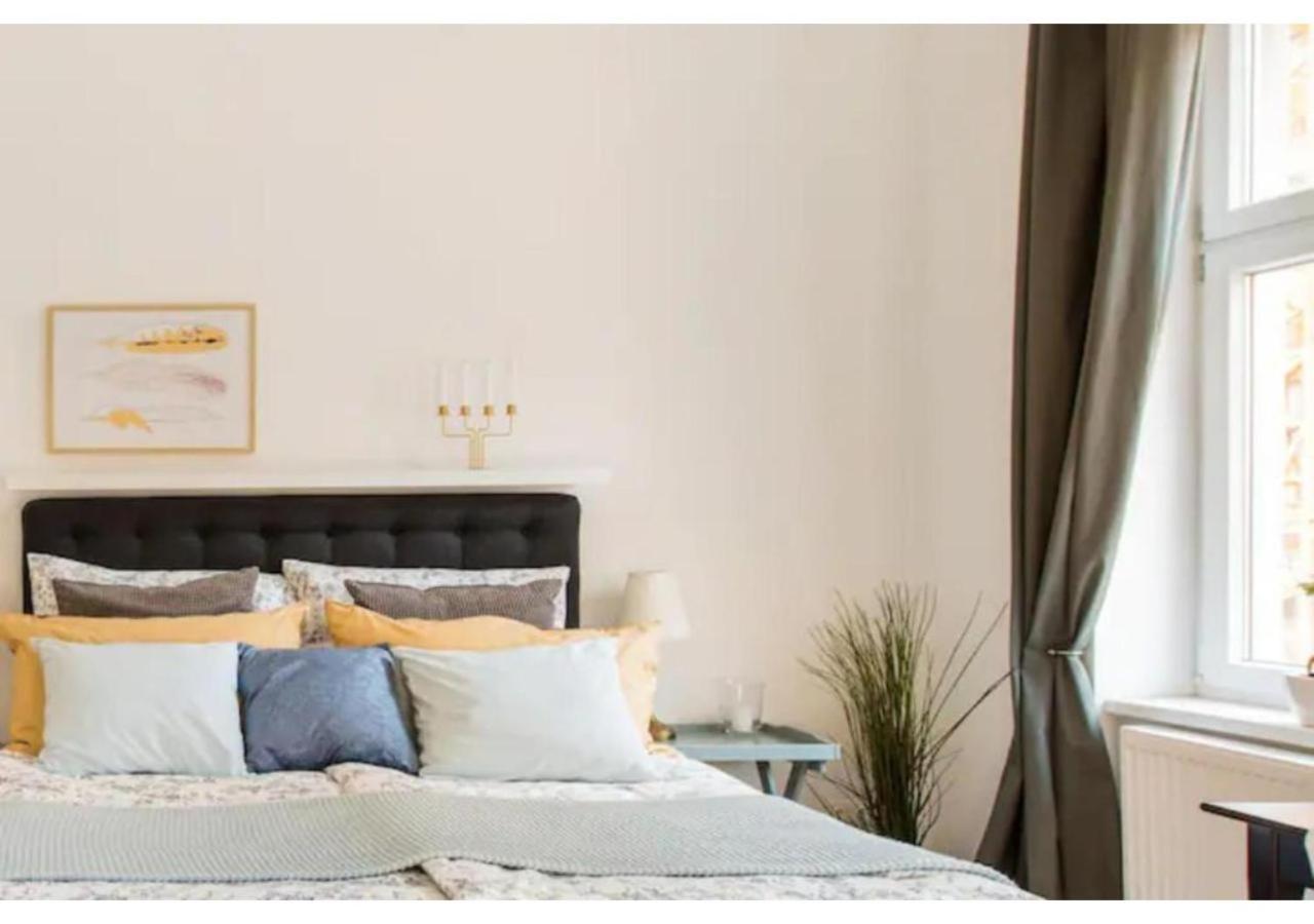 Luxurious And Bright, 5 Min To City Center Appartement Wenen Buitenkant foto