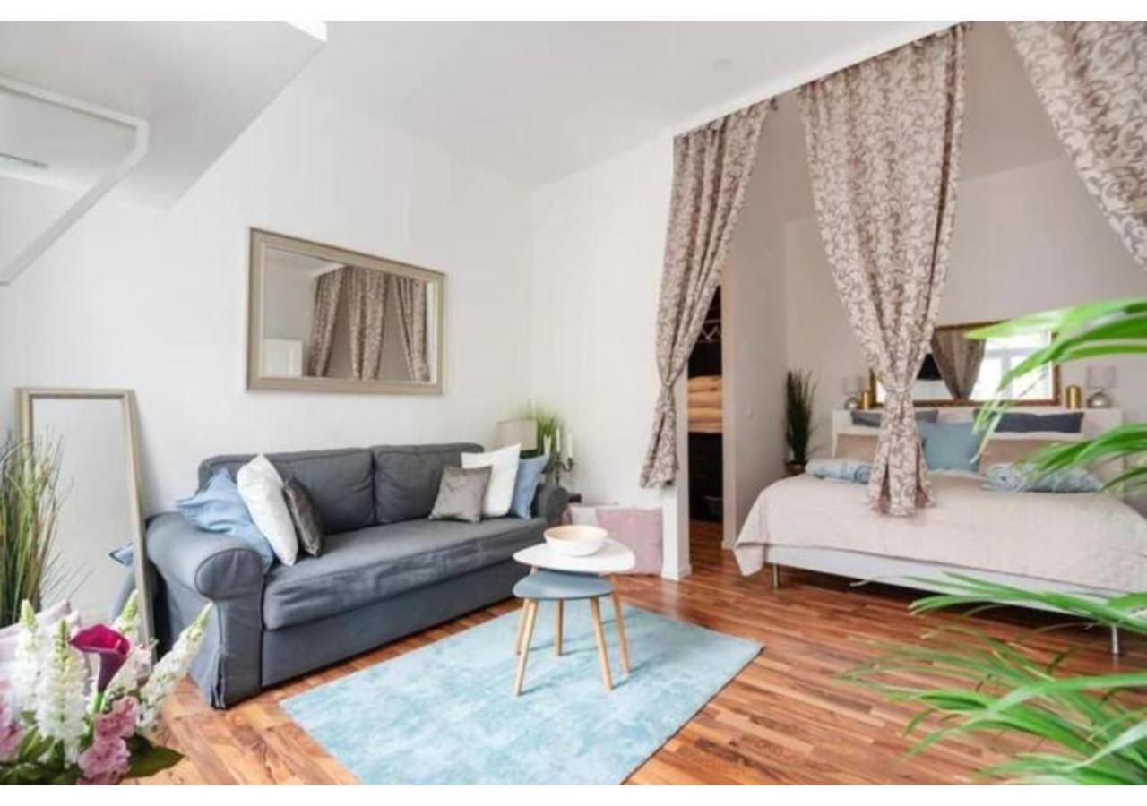 Luxurious And Bright, 5 Min To City Center Appartement Wenen Buitenkant foto