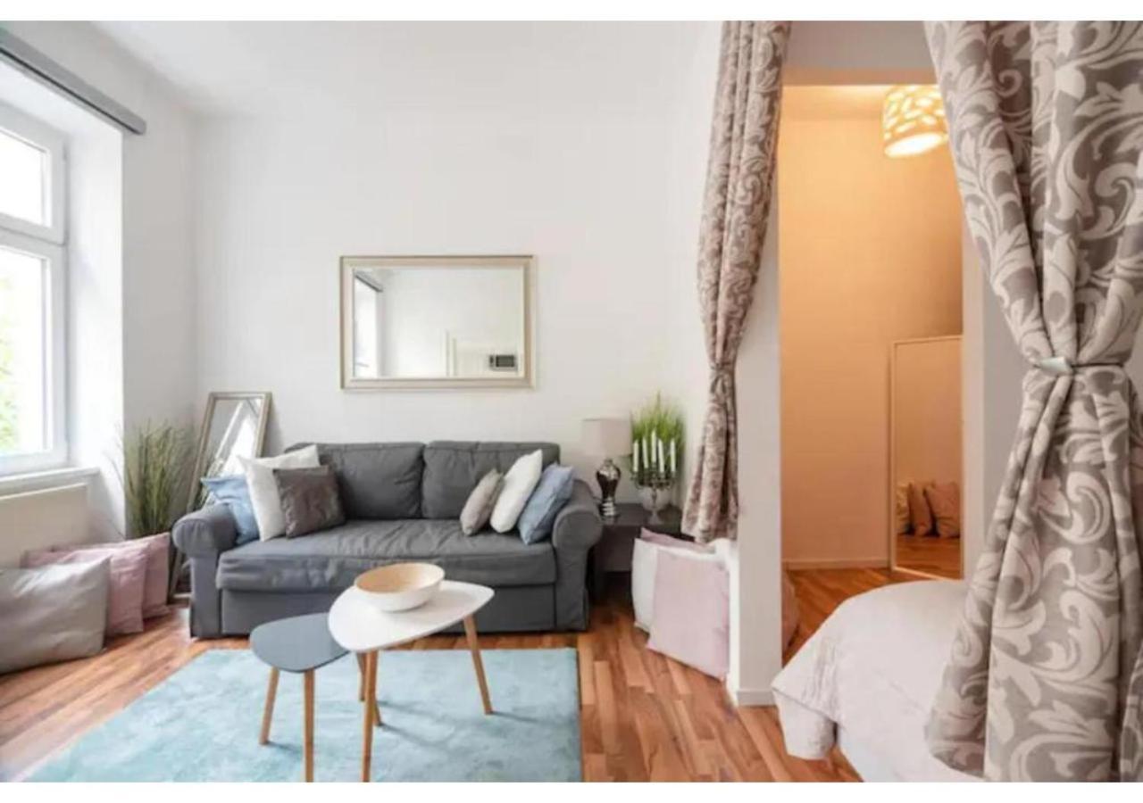 Luxurious And Bright, 5 Min To City Center Appartement Wenen Buitenkant foto
