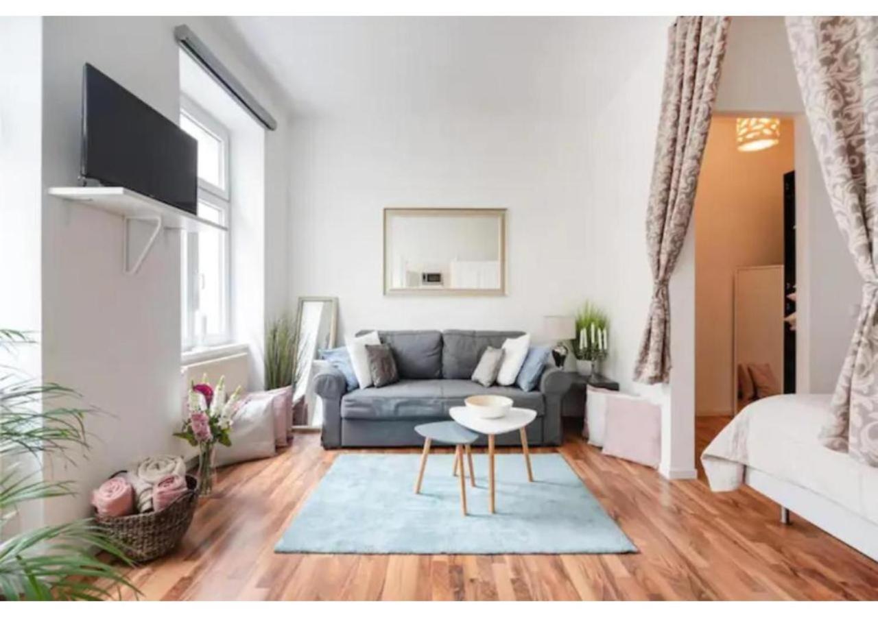 Luxurious And Bright, 5 Min To City Center Appartement Wenen Buitenkant foto