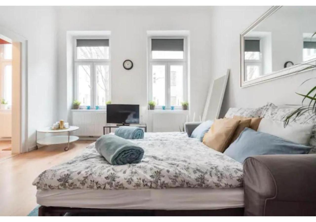 Luxurious And Bright, 5 Min To City Center Appartement Wenen Buitenkant foto
