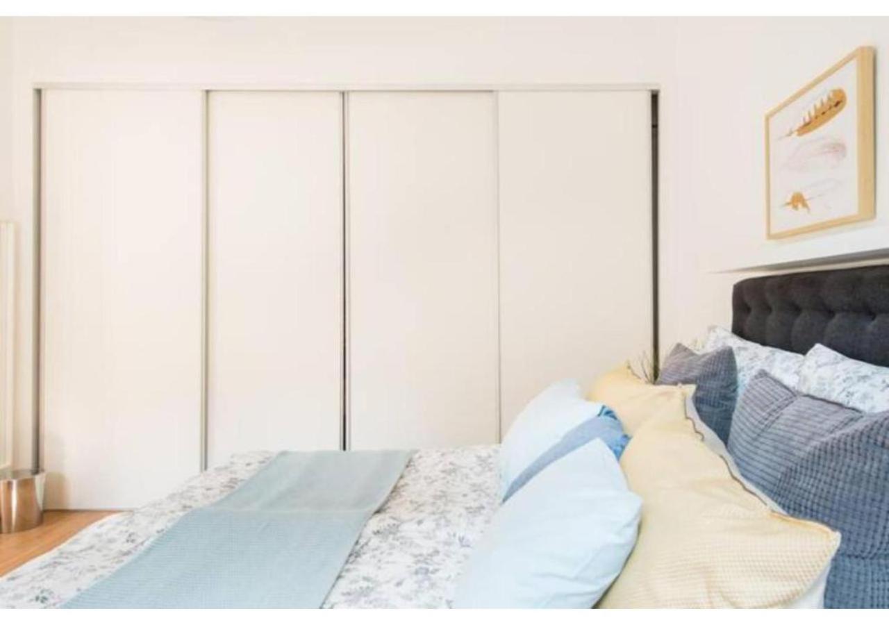 Luxurious And Bright, 5 Min To City Center Appartement Wenen Buitenkant foto
