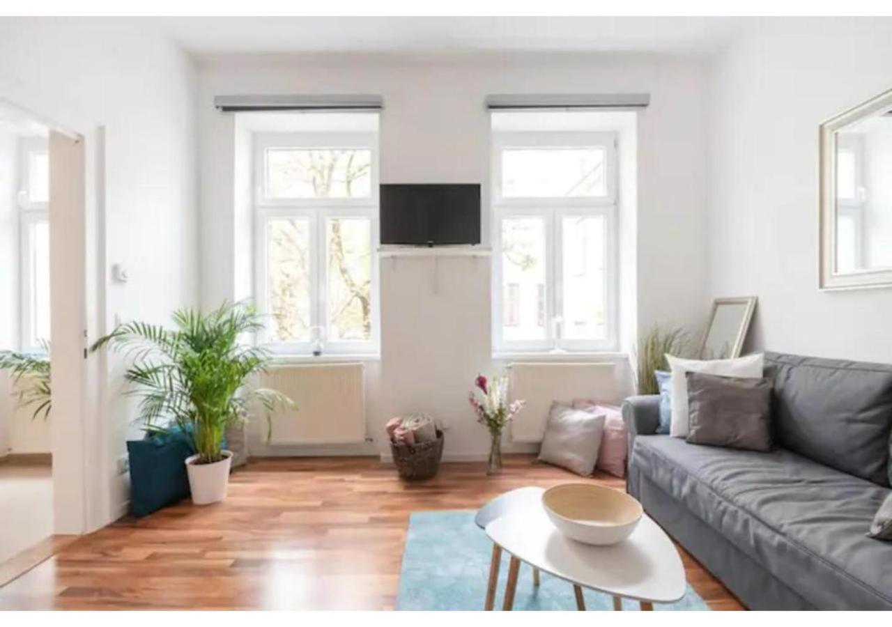 Luxurious And Bright, 5 Min To City Center Appartement Wenen Buitenkant foto