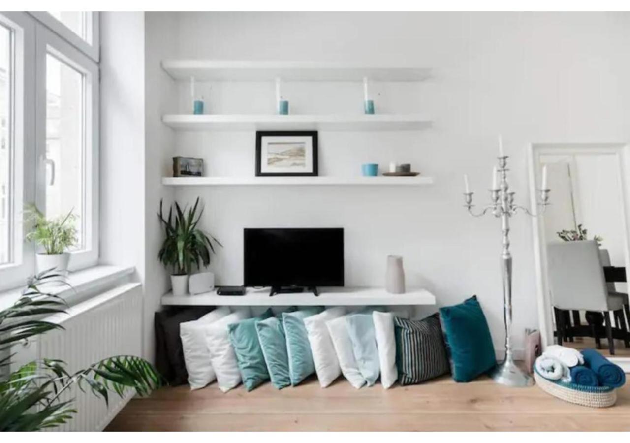 Luxurious And Bright, 5 Min To City Center Appartement Wenen Buitenkant foto