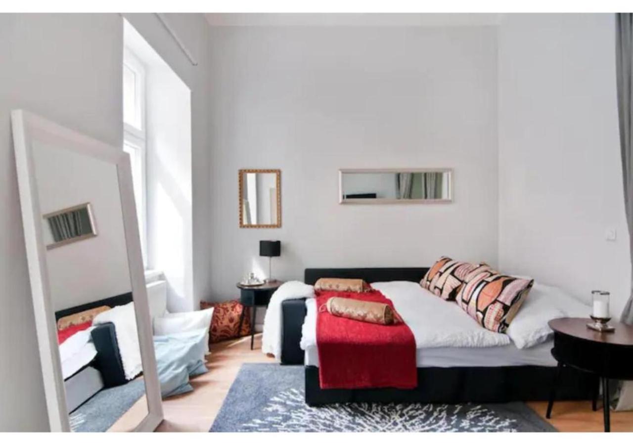 Luxurious And Bright, 5 Min To City Center Appartement Wenen Buitenkant foto