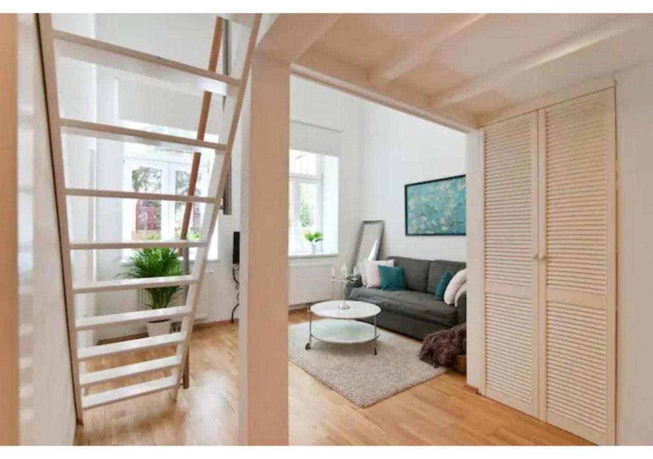 Luxurious And Bright, 5 Min To City Center Appartement Wenen Buitenkant foto