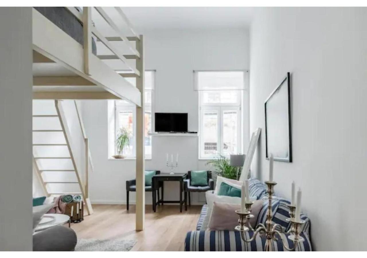 Luxurious And Bright, 5 Min To City Center Appartement Wenen Buitenkant foto