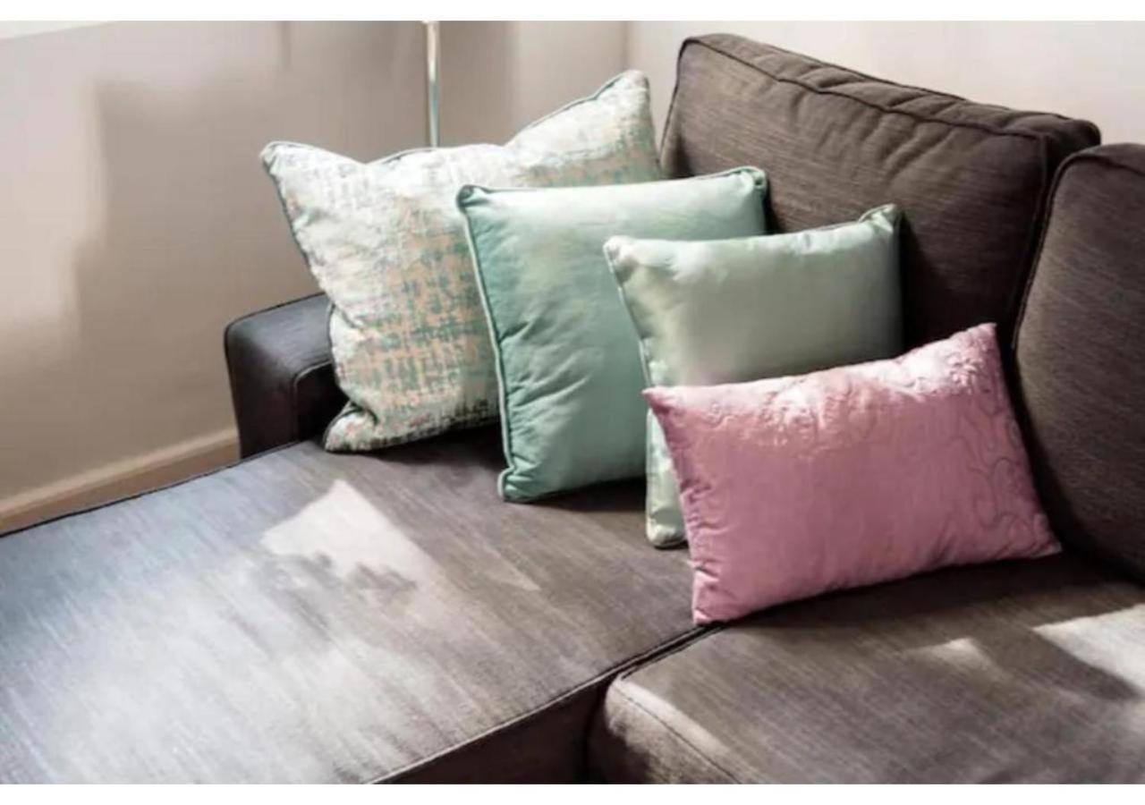Luxurious And Bright, 5 Min To City Center Appartement Wenen Buitenkant foto