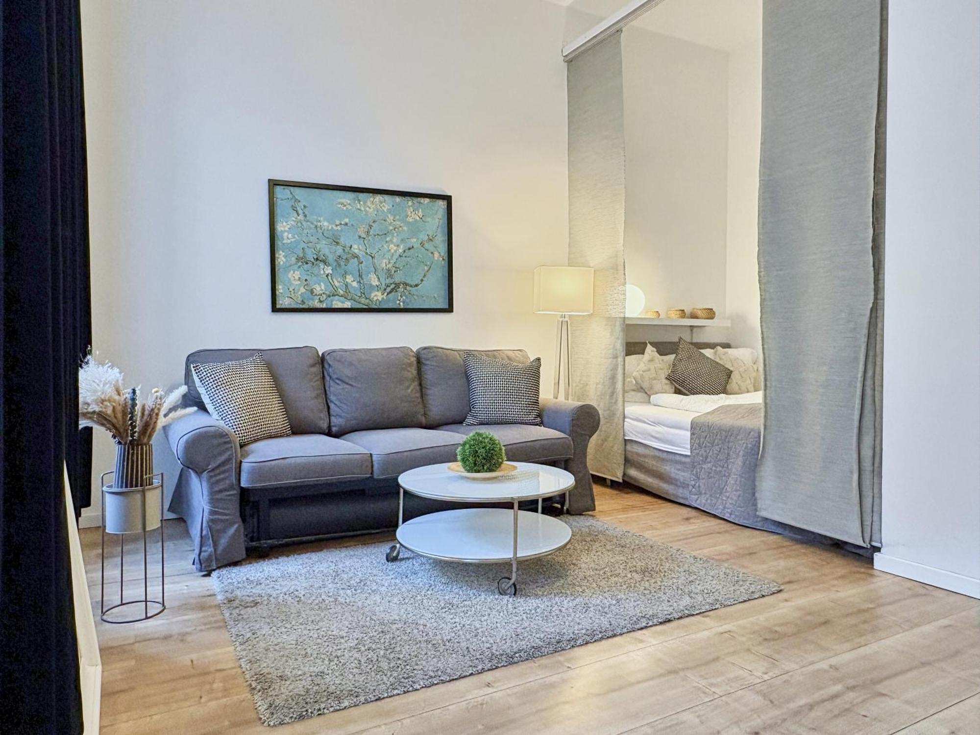 Luxurious And Bright, 5 Min To City Center Appartement Wenen Buitenkant foto