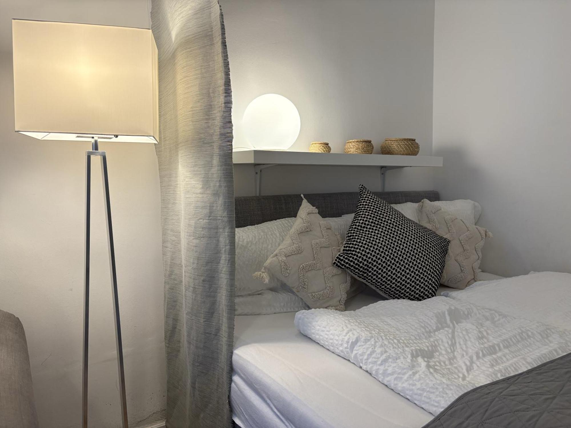 Luxurious And Bright, 5 Min To City Center Appartement Wenen Buitenkant foto